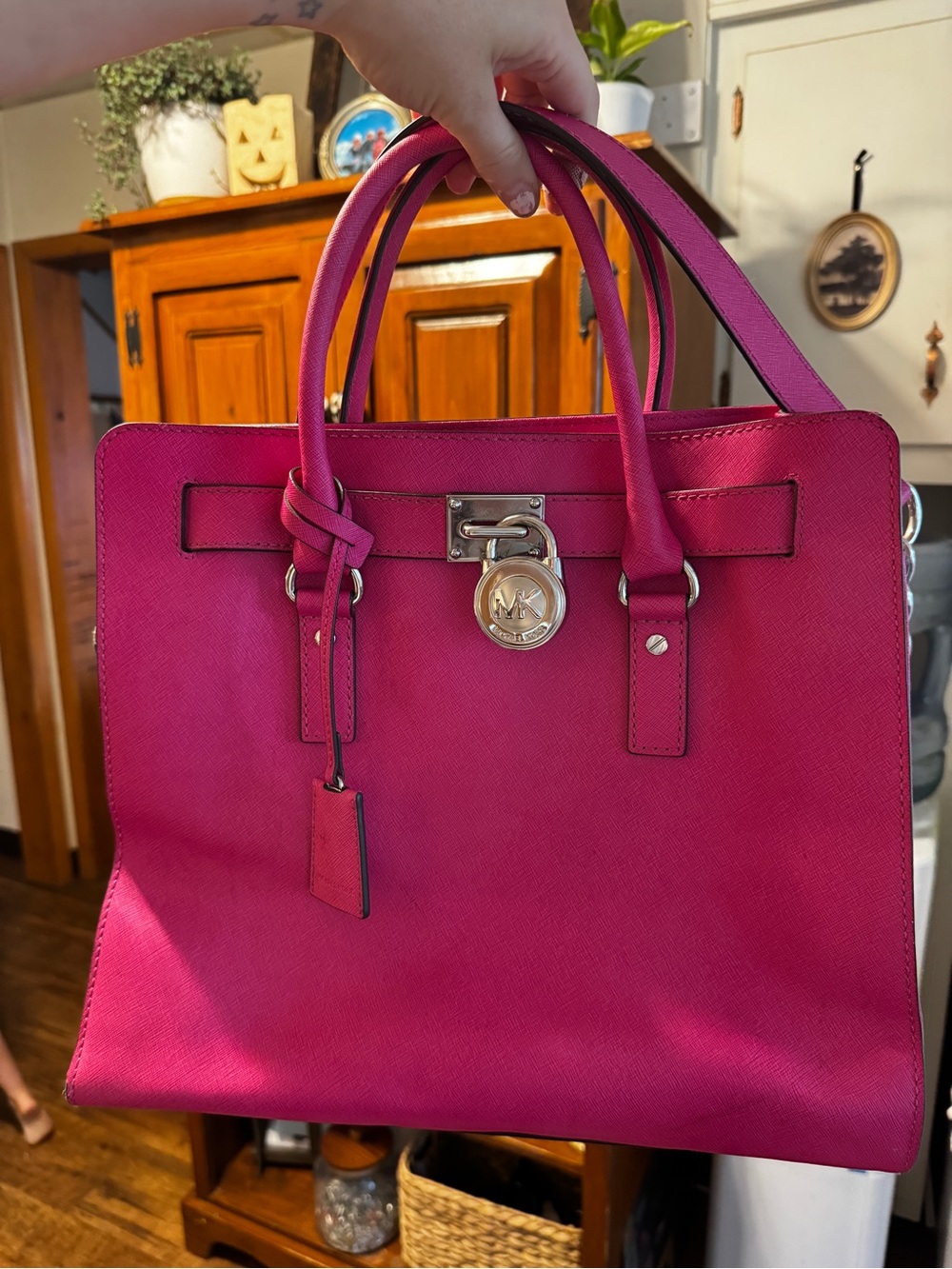 Excellent condition Michael Kors Hamilton
